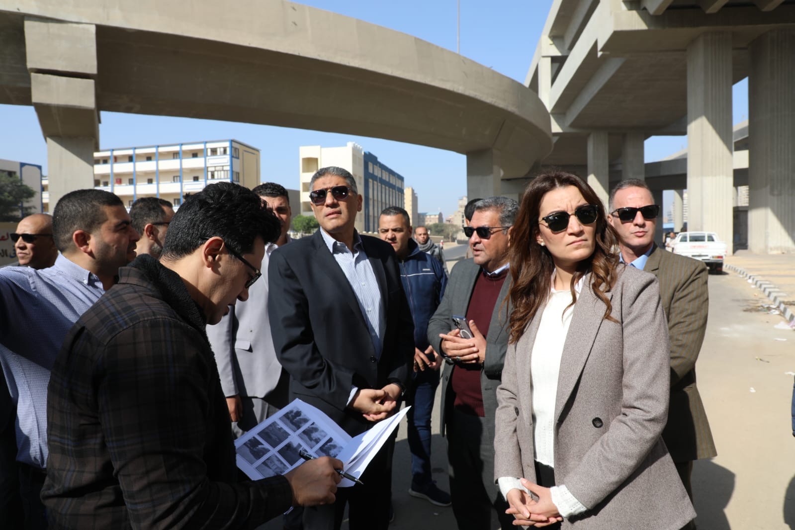 محافظ الجيزة يُجازي مسؤولي النظافة بمنطقة ناهيا للتقصير في المهام المكلفين بها