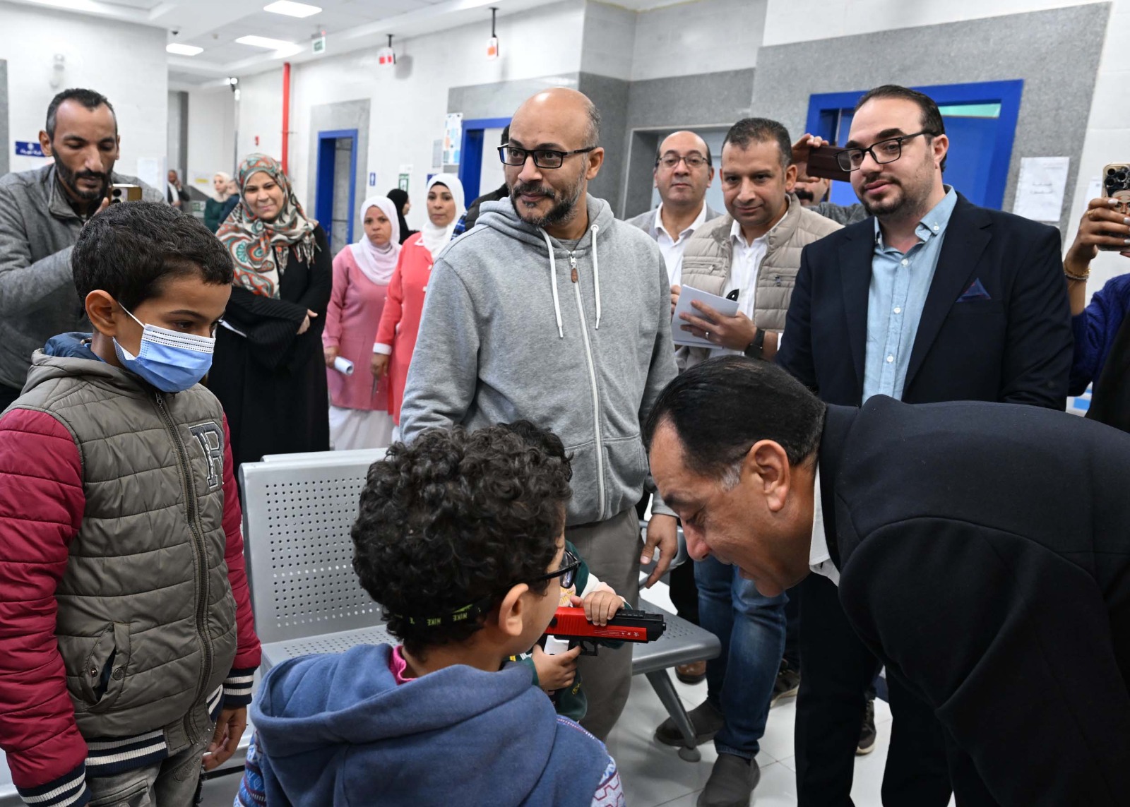 رئيس الوزراء يتفقد مركز طب الأسرة والمركز التكنولوجي بطحانوب بالقليوبية ويجري حوارًا مع المواطنين.. صور 10 رئيس الوزراء يتفقد مركز طب الأسرة والمركز التكنولوجي بطحانوب بالقليوبية ويجري حوارًا مع المواطنين.. صور