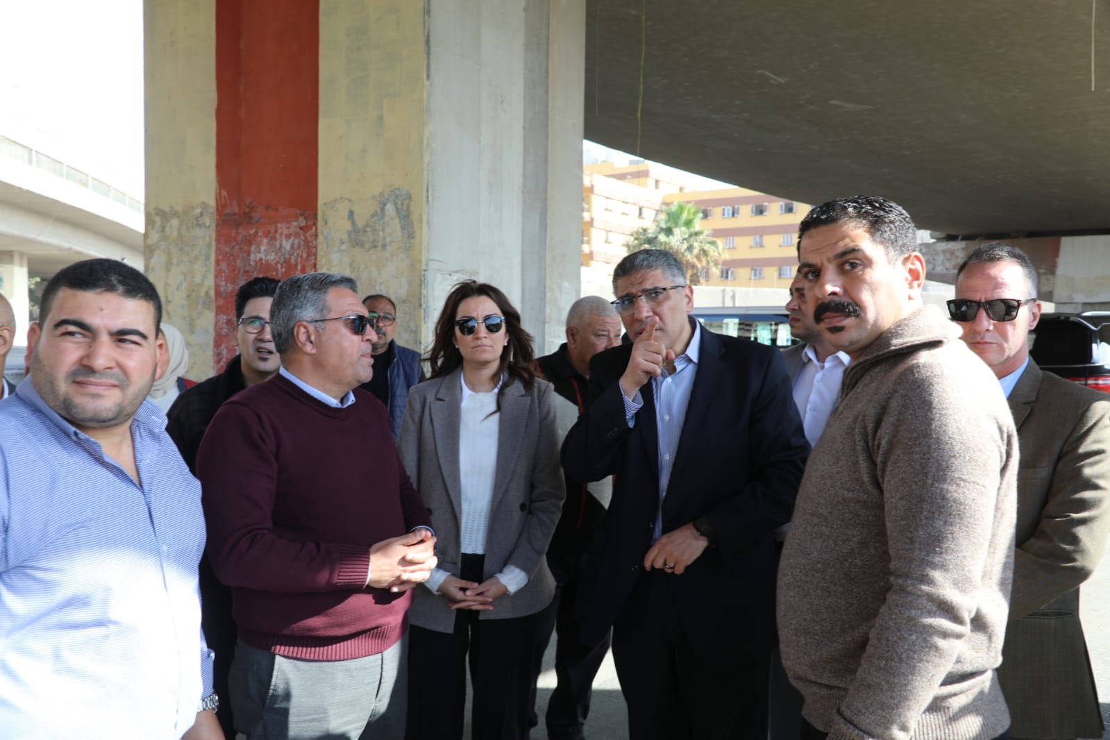 محافظ الجيزة يُجازي مسؤولي النظافة بمنطقة ناهيا للتقصير في المهام المكلفين بها