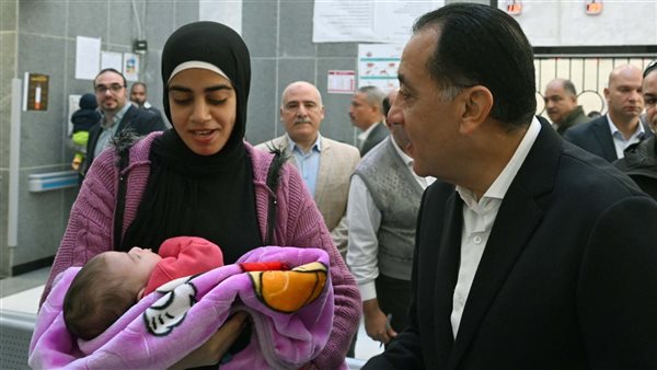 رئيس الوزراء يتفقد مركز طب الأسرة والمركز التكنولوجي بطحانوب بالقليوبية ويجري حوارًا مع المواطنين.. صور رئيس الوزراء يتفقد مركز طب الأسرة والمركز التكنولوجي بطحانوب بالقليوبية ويجري حوارًا مع المواطنين.. صور