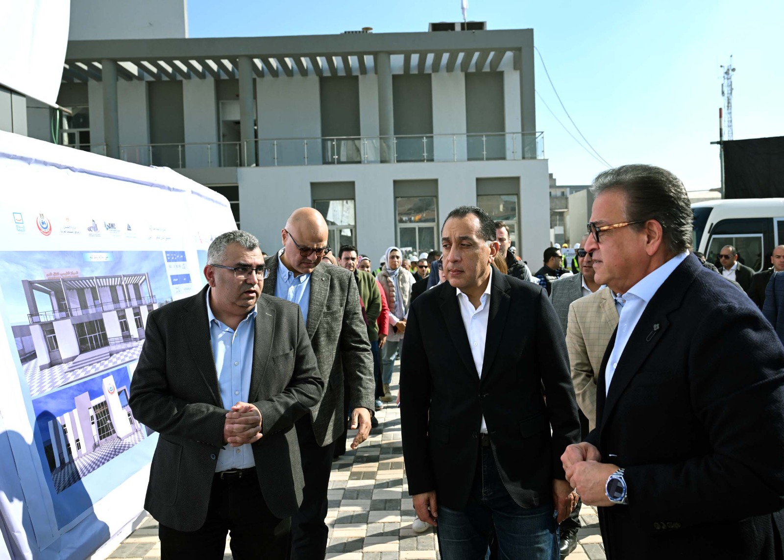 رئيس الوزراء يتفقد مشروع إنشاء مستشفى شبين القناطر المركزي.. صور 7 رئيس الوزراء يتفقد مشروع إنشاء مستشفى شبين القناطر المركزي.. صور