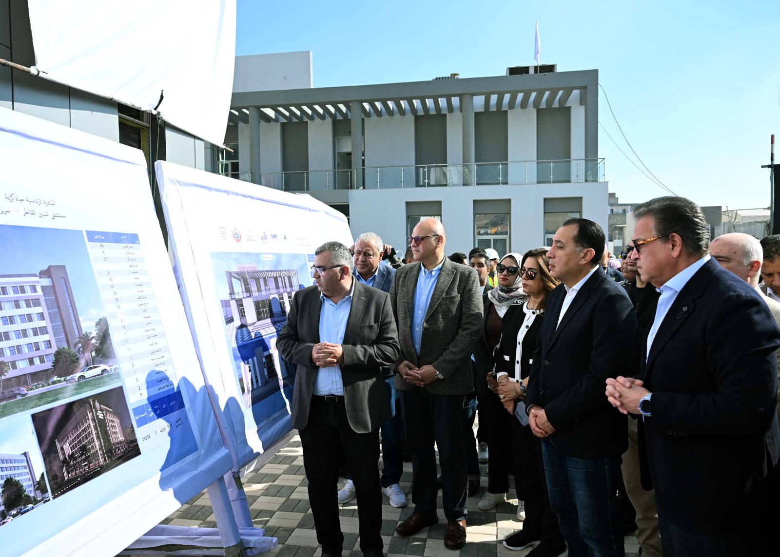 رئيس الوزراء يتفقد مشروع إنشاء مستشفى شبين القناطر المركزي.. صور 8 رئيس الوزراء يتفقد مشروع إنشاء مستشفى شبين القناطر المركزي.. صور