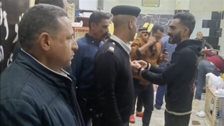 "الزراعة": غلق وتشميع محل غير مرخص للدواجن بمحافظة الجيزة