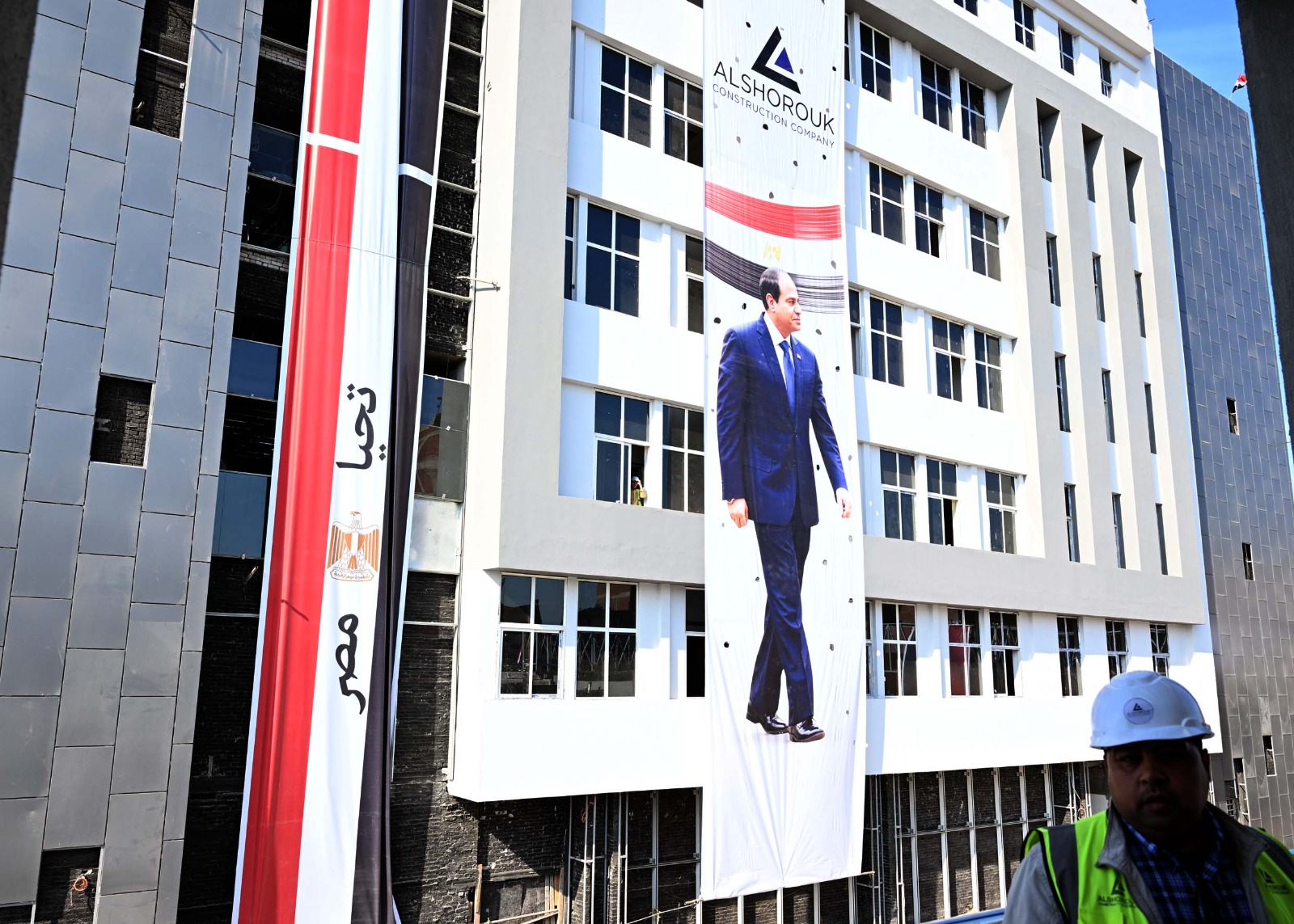 رئيس الوزراء يتفقد مشروع إنشاء مستشفى شبين القناطر المركزي.. صور 4 رئيس الوزراء يتفقد مشروع إنشاء مستشفى شبين القناطر المركزي.. صور