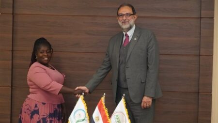 رئيس سلامة الغذاء ونظيرته الليبيرية يبحثان تعزيز التعاون الأفريقي بالقطاع رئيس سلامة الغذاء ونظيرته الليبيرية يبحثان تعزيز التعاون الأفريقي بالقطاع