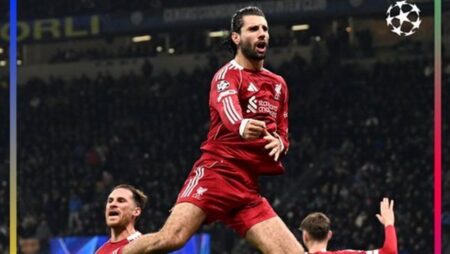 إنتر يتلقى هزيمة قاتلة أمام ليفربول في دوري أبطال أوروبا إنتر يتلقى هزيمة قاتلة أمام ليفربول في دوري أبطال أوروبا