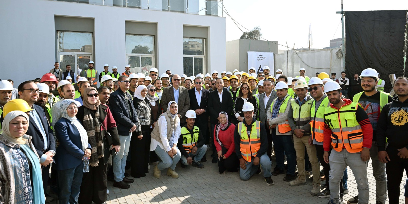 رئيس الوزراء يتفقد مشروع إنشاء مستشفى التأمين الصحي الشامل الجديد بالعاصمة الجديدة.. صور 16 رئيس الوزراء يتفقد مشروع إنشاء مستشفى التأمين الصحي الشامل الجديد بالعاصمة الجديدة.. صور