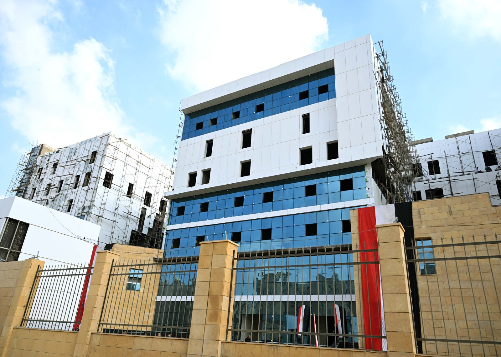 رئيس الوزراء يتفقد مشروع إنشاء مستشفى التأمين الصحي الشامل الجديد بالعاصمة الجديدة.. صور 11 رئيس الوزراء يتفقد مشروع إنشاء مستشفى التأمين الصحي الشامل الجديد بالعاصمة الجديدة.. صور