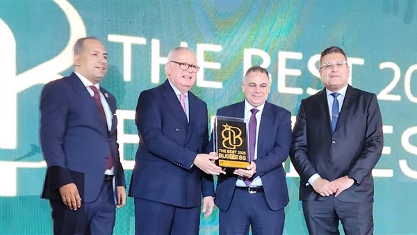 الاتحاد العام للمستثمرين "الأفرو-آسيوي" يكرّم وزير السياحة والآثار الاتحاد العام للمستثمرين "الأفرو-آسيوي" يكرّم وزير السياحة والآثار