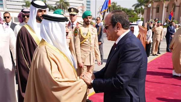 تطورات الوضع في غزة تتصدر مباحيات الرئيس السيسي وملك البحرين تطورات الوضع في غزة تتصدر مباحيات الرئيس السيسي وملك البحرين