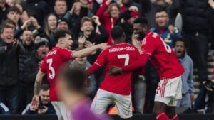 استمرارًا لنتائجه الجيدة.. شون دايتش يقود نوتنجهام لسحق توتنهام بالدوري الإنجليزي