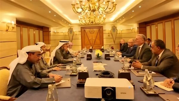 وزير البترول يبحث مع مؤسسة البترول الكويتية وكوفبيك ونفط الكويت تعزيز التعاون وزير البترول يبحث مع مؤسسة البترول الكويتية وكوفبيك ونفط الكويت تعزيز التعاون