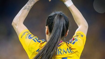 ليزبيث أوفايي تحصد جائزة مارتا لأجمل هدف في كرة القدم النسائية 2025