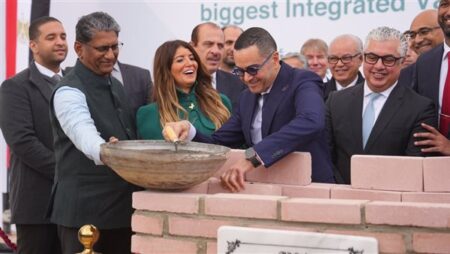 وضع حجر الأساس لأكبر مصنع متكامل لإنتاج اللقاحات بالمنطقة الاقتصادية لقناة السويس