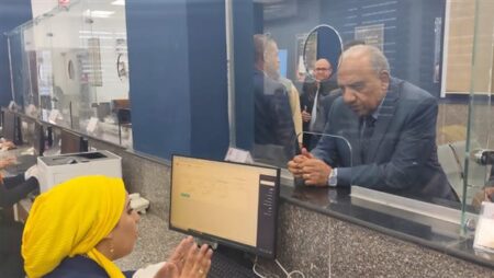 وزير الكهرباء يتفقد شبكات وخدمات المشتركين ومركز التحكم بشرم الشيخ وزير الكهرباء يتفقد شبكات وخدمات المشتركين ومركز التحكم بشرم الشيخ