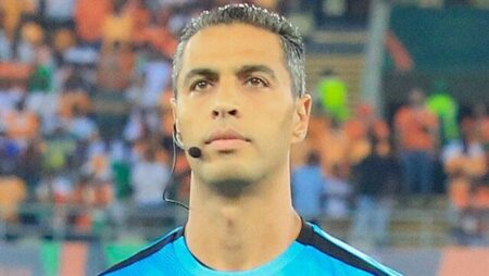 أمين عمر ومحمود عاشور في معسكر إعداد الحكام المرشحين لكأس العالم 2026 أمين عمر ومحمود عاشور في معسكر إعداد الحكام المرشحين لكأس العالم 2026