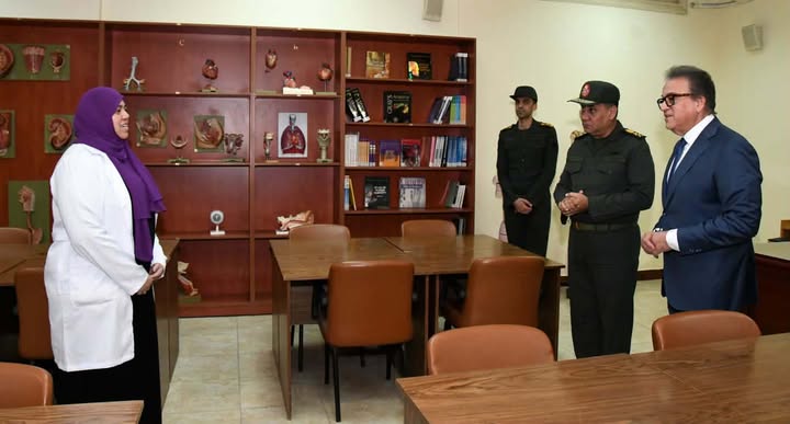 كلية الطب بالقوات المسلحة تستقبل الدكتور خالد عبد الغفار نائب رئيس مجلس الوزراء للتنمية البشرية ووزير الصحة والسكان.. شاهد