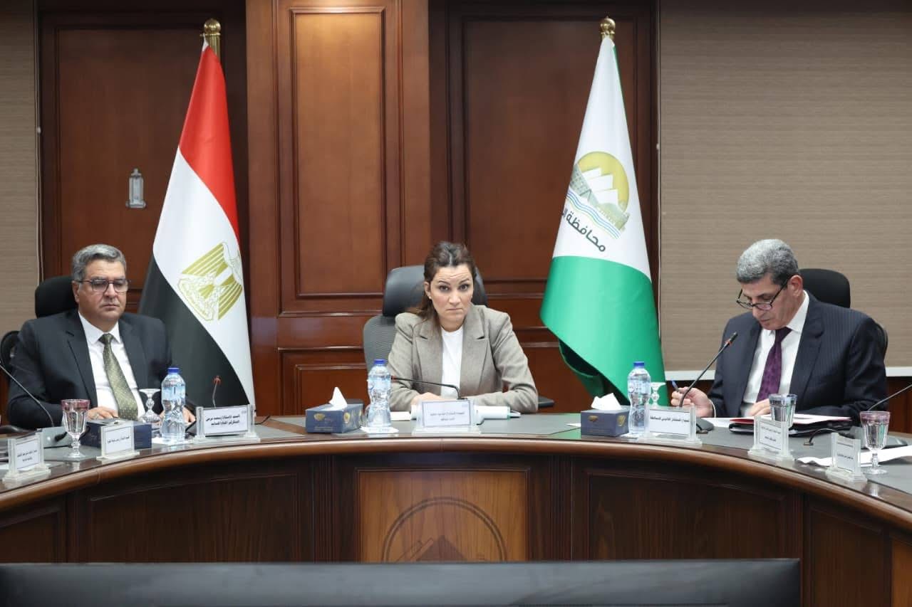 نائب محافظ الجيزة تترأس لقاء المواطنين لمتابعة الشكاوى وحلها