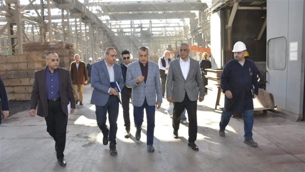 وزير الإنتاج الحربي:”حلوان للمسبوكات” قلعة صناعية تضيف قيمة للاقتصاد القومي وزير الإنتاج الحربي:"حلوان للمسبوكات" قلعة صناعية تضيف قيمة للاقتصاد القومي