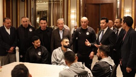 قبل كأس الأمم الإفريقية بالمغرب.. وزير الرياضة يؤازر المنتخب الوطني لكرة القدم ويحفز اللاعبين