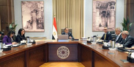 مدبولي يتابع تحديث وثيقة سياسة ملكية الدولة استعدادًا لطرح شركات جديدة