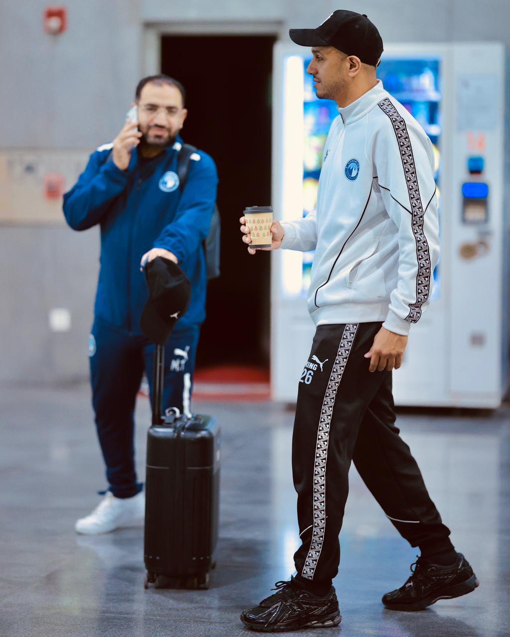 كأس إنتركونتيننتال.. بعثة بيراميدز تصل مطار القاهرة استعدادًا للسفر إلى قطر 1 كأس إنتركونتيننتال.. بعثة بيراميدز تصل مطار القاهرة استعدادًا للسفر إلى قطر