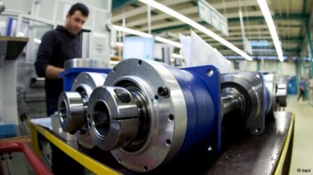 المالية والصناعية المصرية تطلق منتج كبريتات الماغنسيوم بطاقة 240 طنًا يوميًا بأسيوط