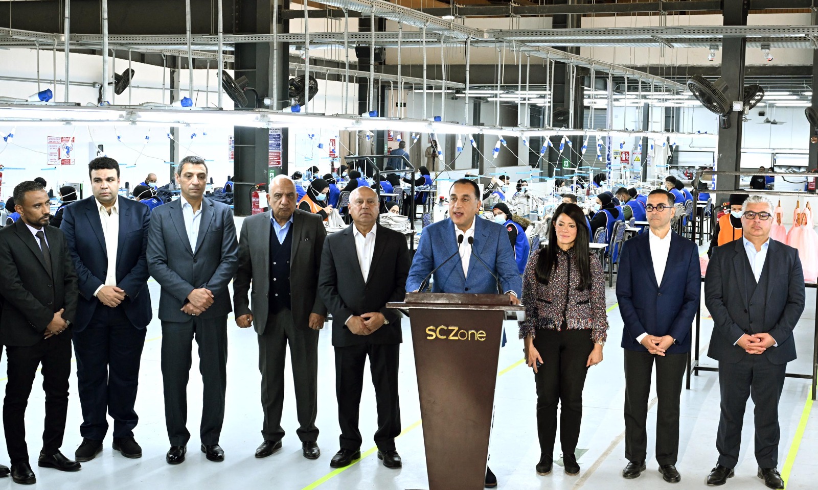 رئيس الوزراء: 190 مصنعا تم تشغيلها و150 مصنعا آخر تحت التنفيذ وهذا لم يكن لنراه إلا من خلال بنية أساسية قوية وبرؤية من القيادة السياسية