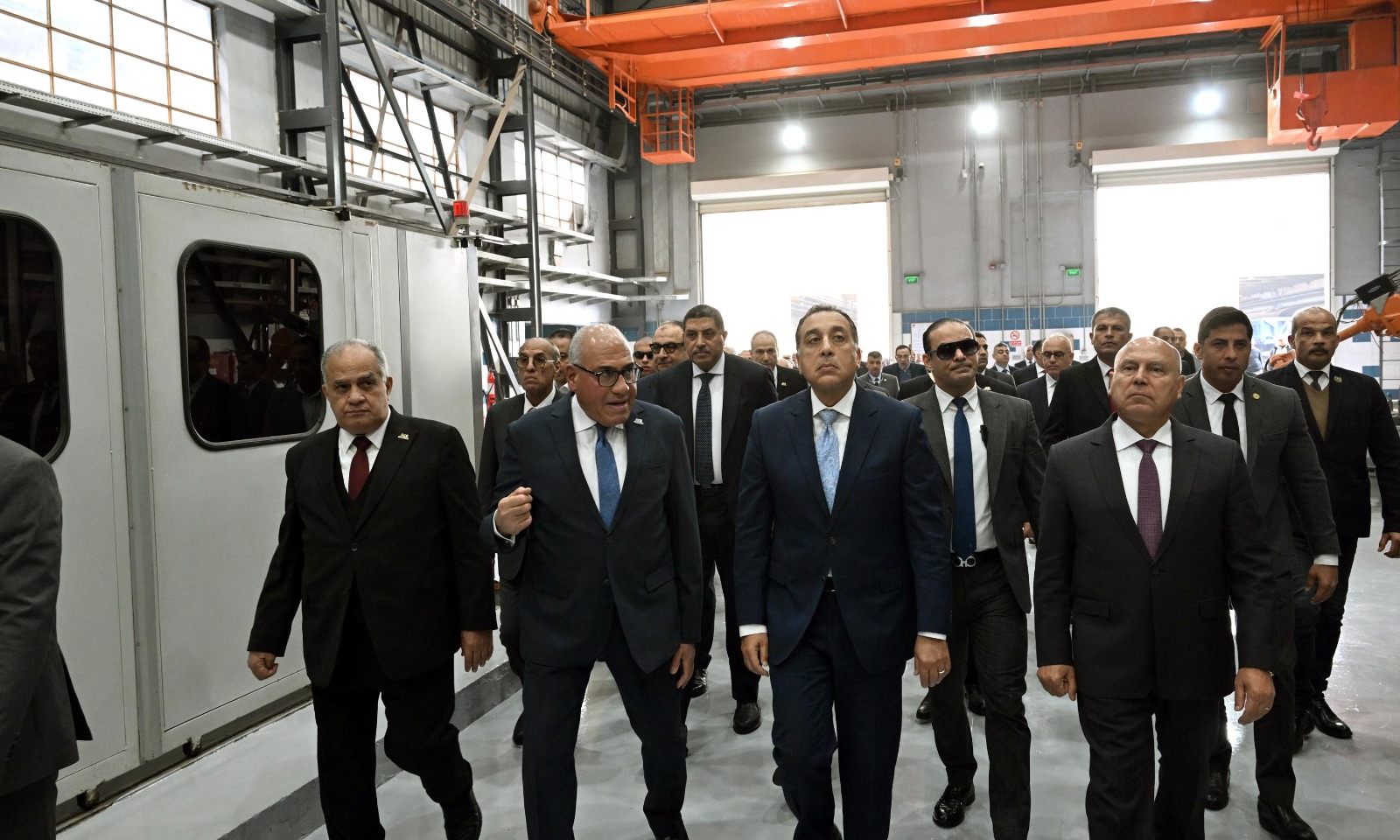 جولة تفقدية لرئيس الوزراء في عدد من أقسام مصنع "سيماف" بحلوان.. إنهاء وتسليم 10 قطارات مترو أنفاق مكيفة بإجمالي 80 عربة للخط الثالث بالقاهرة 8 جولة تفقدية لرئيس الوزراء في عدد من أقسام مصنع "سيماف" بحلوان.. إنهاء وتسليم 10 قطارات مترو أنفاق مكيفة بإجمالي 80 عربة للخط الثالث بالقاهرة