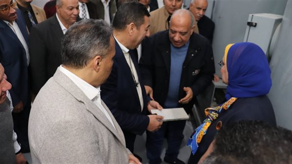 وزير الكهرباء يرافقه محافظ الشرقية ويتفقدان محطة محولات الزقازيق وزير الكهرباء يرافقه محافظ الشرقية ويتفقدان محطة محولات الزقازيق