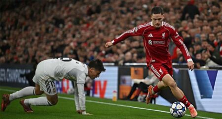 رجل مباراة ليفربول وليدز في الدوري الإنجليزي