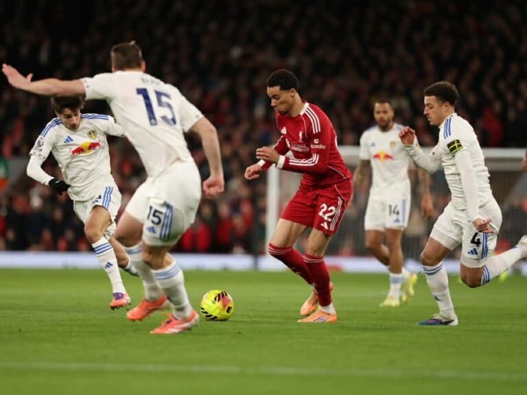 فيديو | سيناريو مكرر.. ليفربول يسقط في فخ التعادل أمام ليدز يونايتد بالدوري الإنجليزي