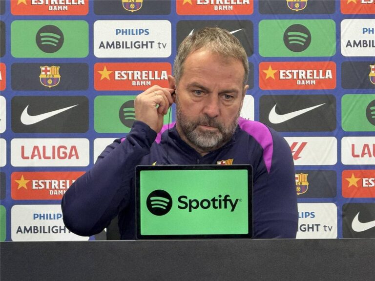 فليك يوضح موقف ثنائي برشلونة من مباراة إسبانيول.. ويؤكد: نحتاج دعم أحد المراكز في يناير