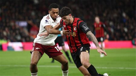 فيديو | بسيناريو درامي.. آرسنال يحقق فوزًا مثيرًا على بورنموث ويبتعد بصدارة الدوري الإنجليزي فيديو | بسيناريو درامي.. آرسنال يحقق فوزًا مثيرًا على بورنموث ويبتعد بصدارة الدوري الإنجليزي