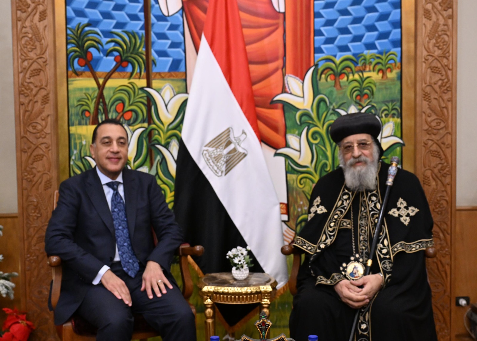 رئيس الوزراء يهنئ البابا تواضروس بعيد الميلاد المجيد.. صور