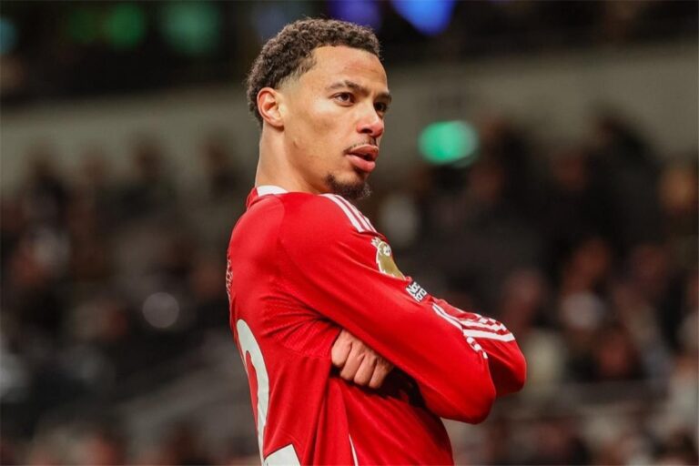 سلوت يعلن سبب غياب إيكتيكي عن مباراة ليفربول وفولهام في الدوري الإنجليزي سلوت يعلن سبب غياب إيكتيكي عن مباراة ليفربول وفولهام في الدوري الإنجليزي