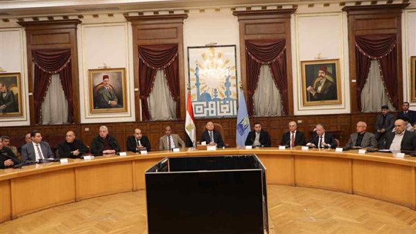 محافظ القاهرة: تسليم 40 عقدًا لبعض المصانع والورش بمنطقة شق الثعبان الصناعية محافظ القاهرة: تسليم 40 عقدًا لبعض المصانع والورش بمنطقة شق الثعبان الصناعية