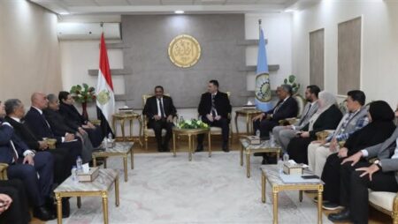 رئيس المحطات النووية ومحافظ مطروح يبحثان دعم مشروع الضبعة