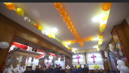 فيديو.. نزلاء مراكز الإصلاح والتأهيل يحتفلون بقداس عيد الميلاد المجيد فيديو.. نزلاء مراكز الإصلاح والتأهيل يحتفلون بقداس عيد الميلاد المجيد