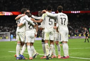 وكيل لاعب ريال مدريد يخطط لرحيله إلى السعودية.. وزميليه يتمسكان بالبقاء