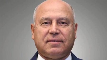 اتخاذ الإجراءات القانونية ضد حسابات مزيفة تنتحل اسم الفريق كامل الوزير