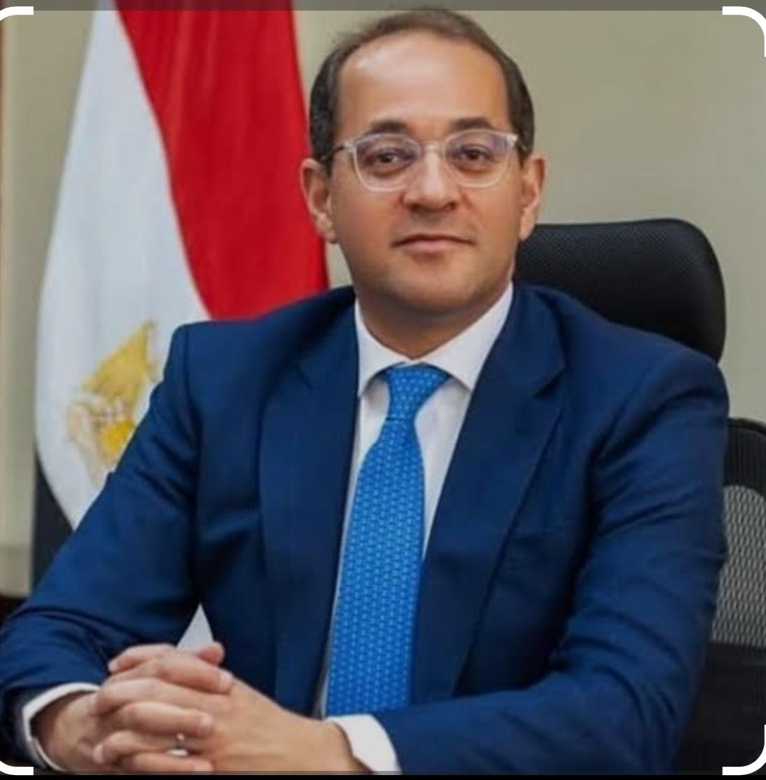 جمارك مطار القاهرة تنهي إجراءات دخول وخروج كأس العالم 6 جمارك مطار القاهرة تنهي إجراءات دخول وخروج كأس العالم