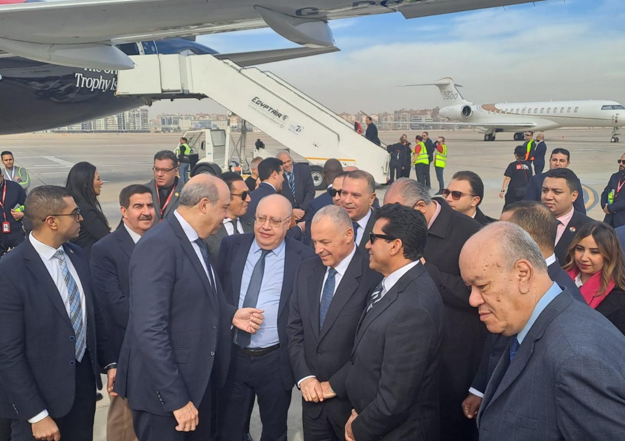 جمارك مطار القاهرة تنهي إجراءات دخول وخروج كأس العالم 1 جمارك مطار القاهرة تنهي إجراءات دخول وخروج كأس العالم