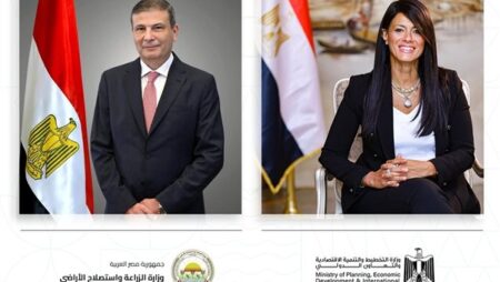 وزيرا التخطيط والزراعة يصلان أسوان لتفقد أنشطة مشروع الاستثمارات الزراعية المستدامة