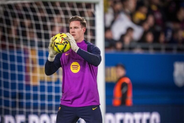 موقف تير شتيجن من الرحيل عن برشلونة موقف تير شتيجن من الرحيل عن برشلونة