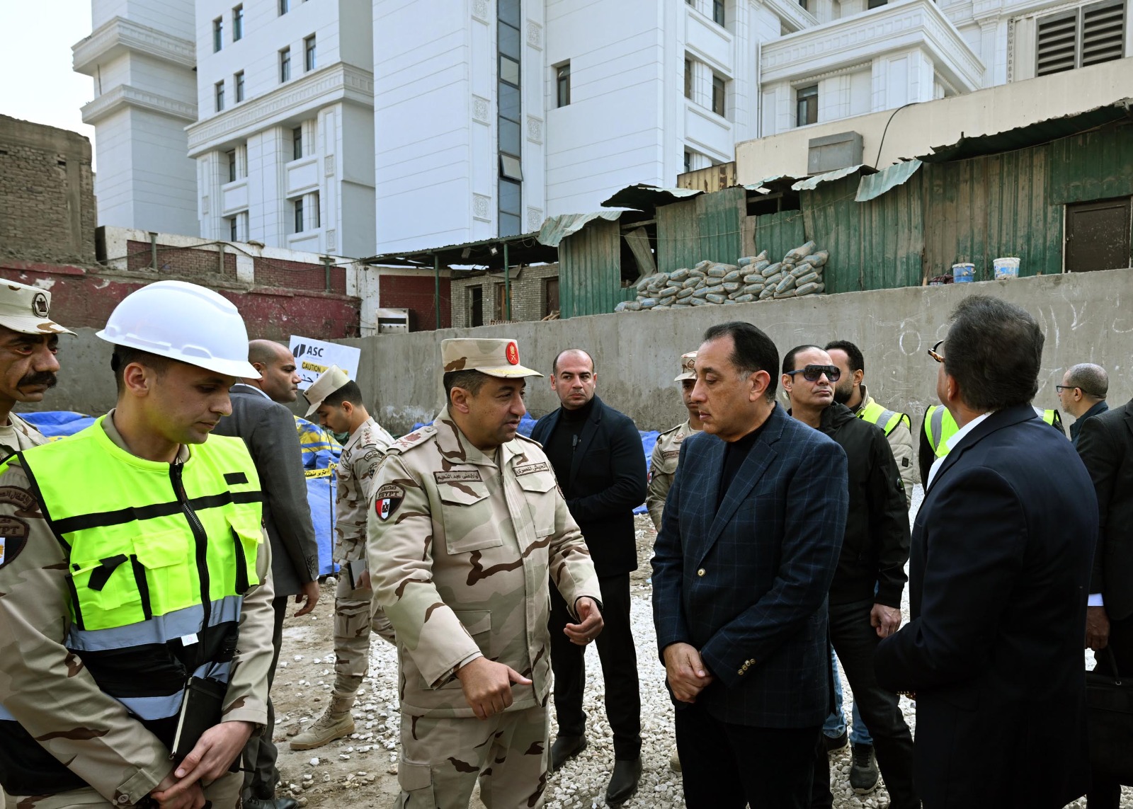 رئيس الوزراء يتفقد مستشفى أورام دار السلام 8 رئيس الوزراء يتفقد مستشفى أورام دار السلام