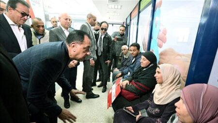 رئيس الوزراء يتفقد مستشفى أورام دار السلام