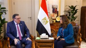 وزيرة التنمية المحلية تبحث مع رئيس الجهاز المركزي للتنظيم والإدارة تحديث الهياكل التنظيمية