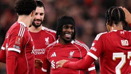 ليفربول يعبر بارنسلي برباعية ويتأهل إلى دور الـ32 من كأس الاتحاد الإنجليزي