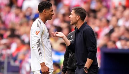 بيلينجهام يرد غاضبًا على شائعات خلافاته مع تشابي ألونسو بيلينجهام يرد غاضبًا على شائعات خلافاته مع تشابي ألونسو